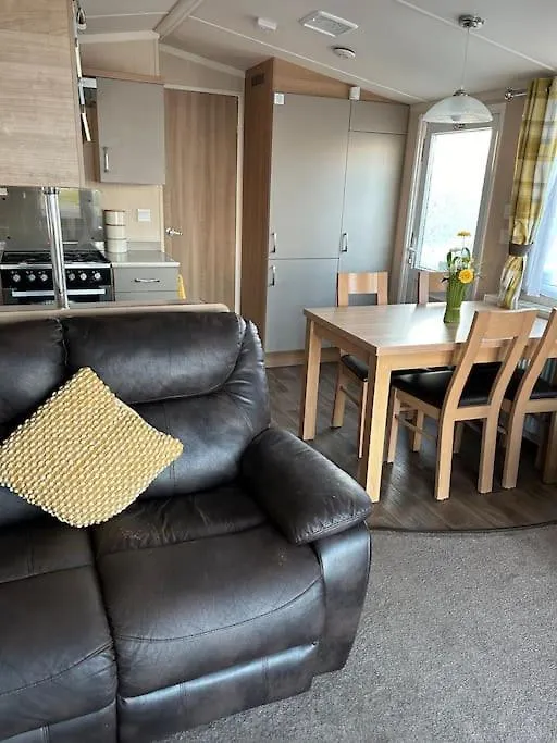 Beautiful Sea View Caravan 파일리 0*,  영국